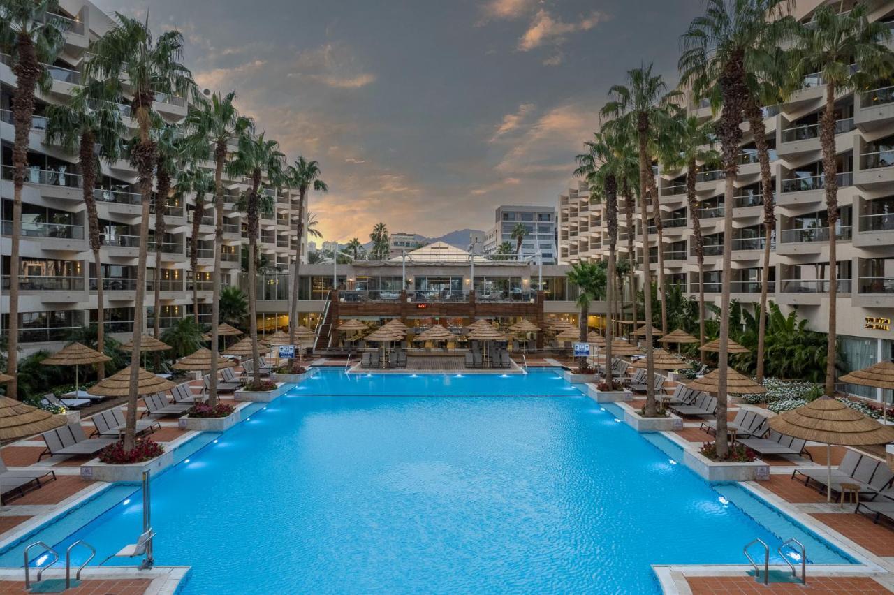 Aria Hotel Eilat Exterior foto The pool at the Grand Resort