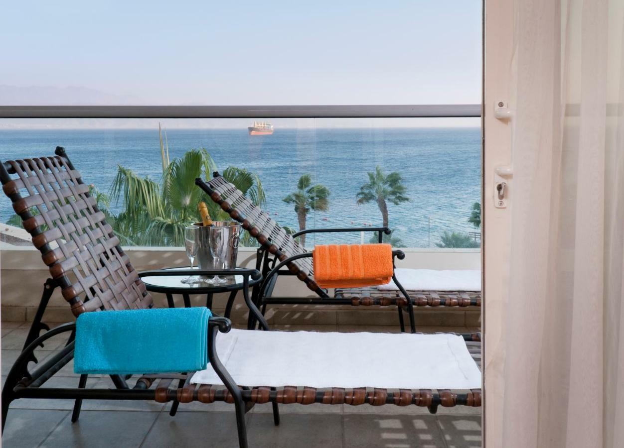 Aria Hotel Eilat Exterior foto A balcony at a hotel